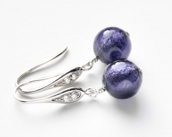 Orecchini in vetro di Murano viola e cristallo intarsiato, argento sterling