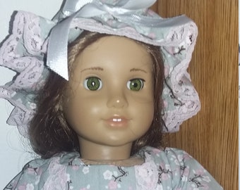 Vestido colonial con gorro para muñeca de 18"