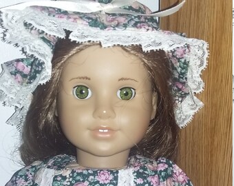Vestido colonial con gorro para muñeca de 18"