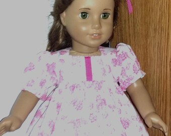 Camisón de muñeca de 18" con pantuflas