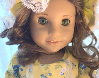 Vestido y gorro colonial para muñeca de 18"