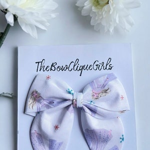 Disney Frozen Hair bow, Elsa hair bow, Disney hair bow, Disney Princess, Queen Elsa, Disney party favors, Disney Elsa, Frozen 2