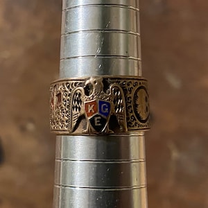 Antique Gold Eagle Ring: Victorian KGE Knights Band