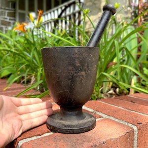 LARGE Antique Cast Iron Mortar and Pestle 1700s - 1800s 9 LBS Primitive Americana Home Decor Victorian Rustic Home Decor Apothecary Druggist