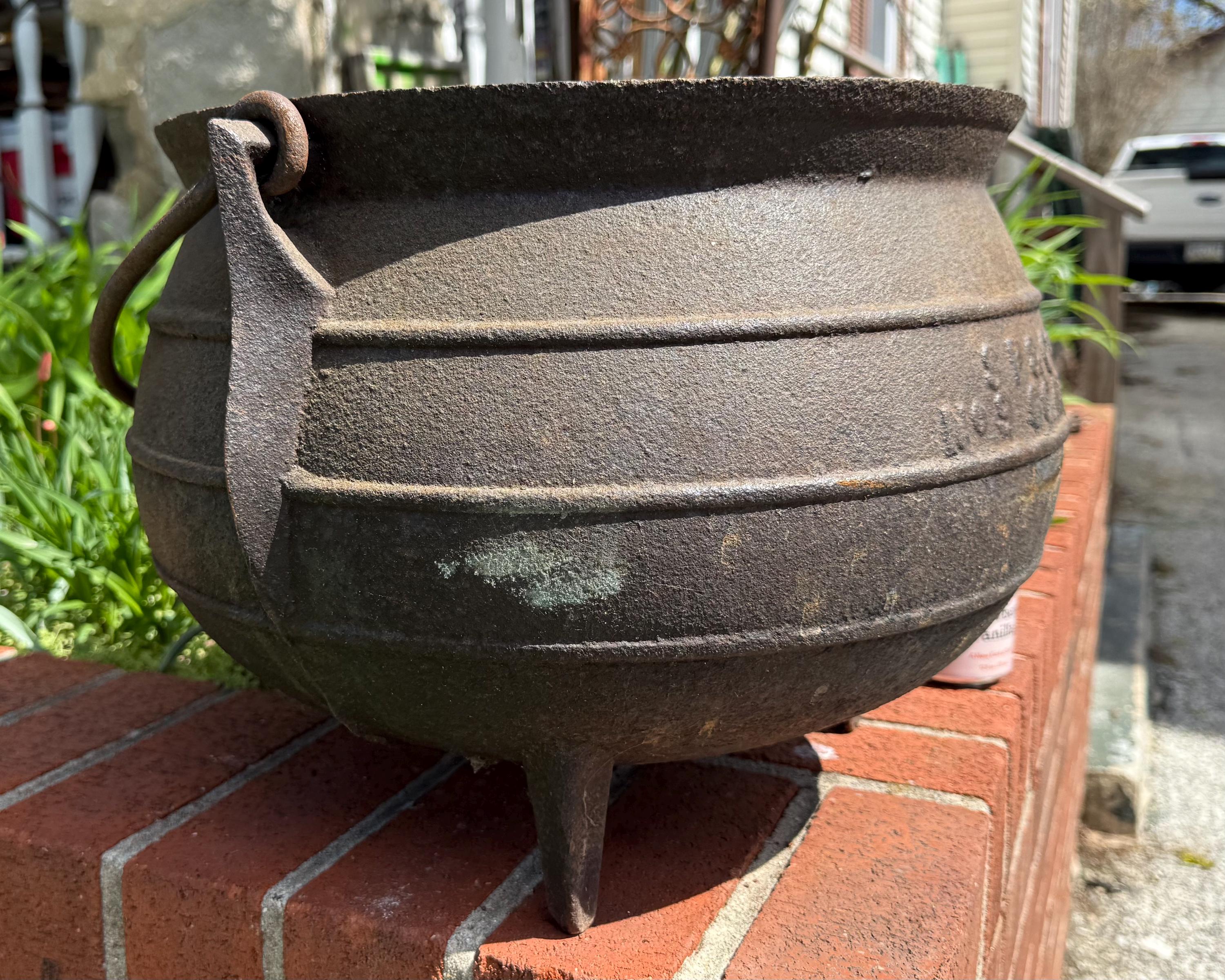 Antique Cast Iron Cauldron: Large SP & Co. 6 Gallon Rustic Planter - Etsy