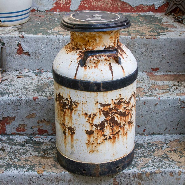 Vintage Metal Milk Can, Antique Milk Jug, Large Milk Churn, Farmhouse Antiques, Farm House Style, Rustic Home Decor, Primitive Outdoor Table