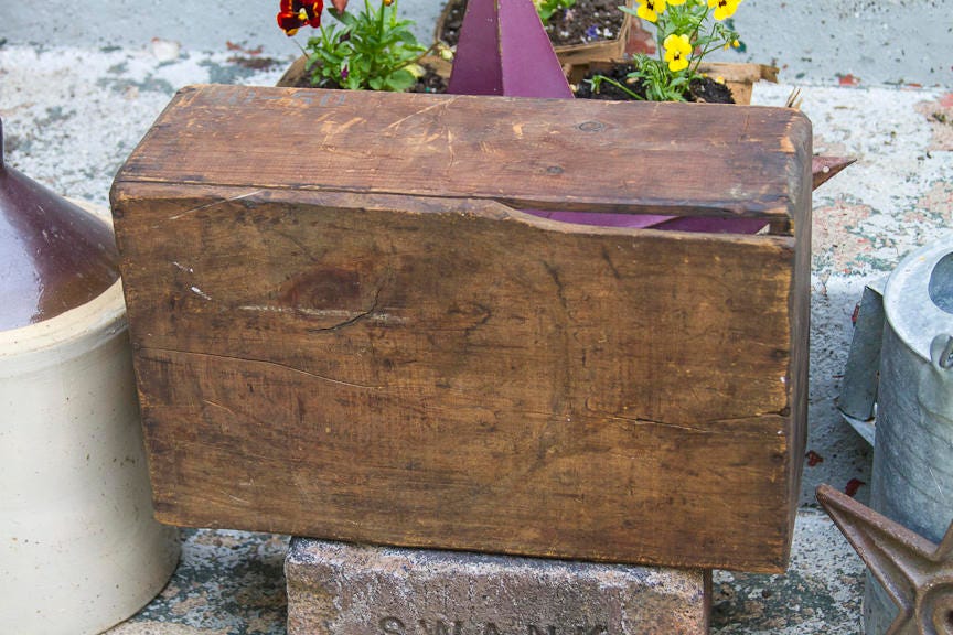 アンティーク木箱　古い木箱　ガーデン アンティーク木箱：素朴な農家風ガーデンデコレーション - Etsy 日本