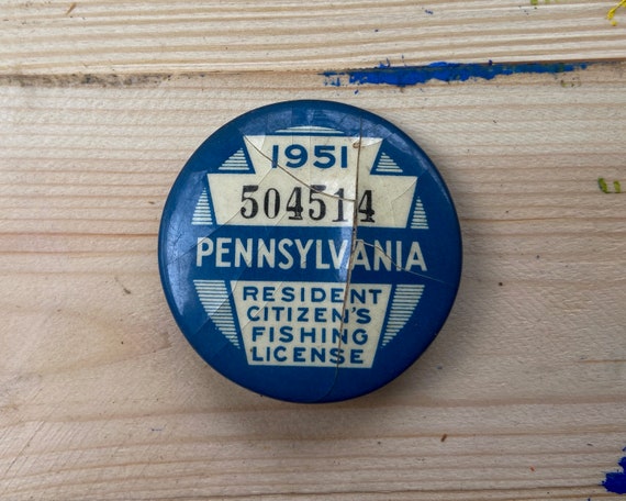1951 Pennsylvania Resident Citizens Fishing License Button Pin