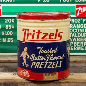 Vintage Tritzels Pretzel Tin, Pretzel Man, Advertising tin, Tin Can, Industrial Home Decor, Vintage Style, AMERICANA, Old Tins, Metal Bucket