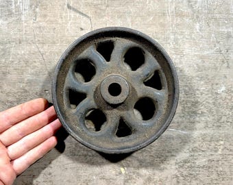 Antique Cast Iron Wheel: Rustic Industrial Decor (6 inch)