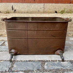 Antique Copper Wash Tub: Rustic Farmhouse Planter with Spigots