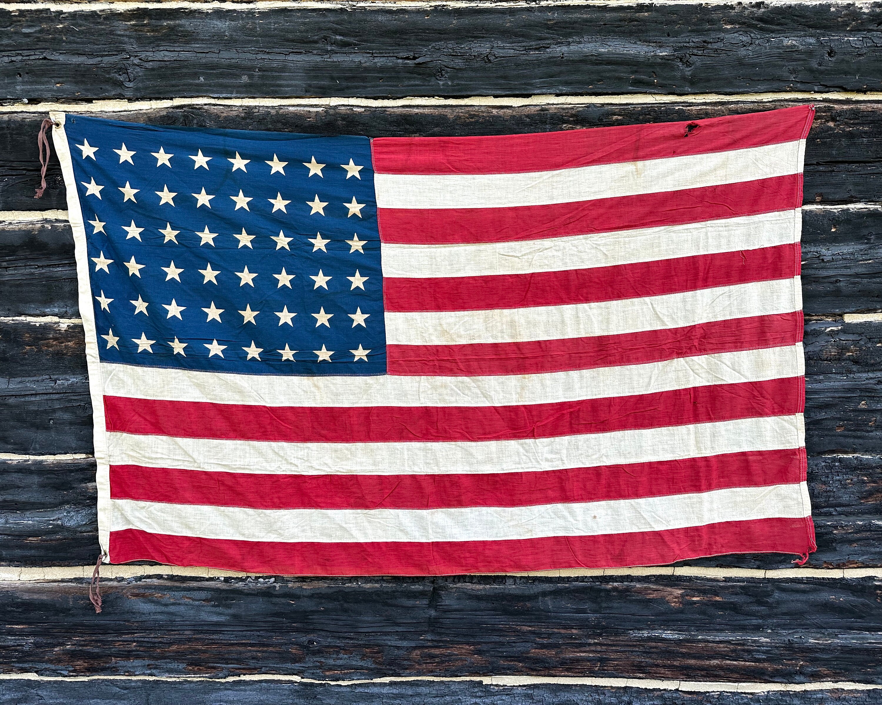 実物 アメリカ合衆国国旗 推定1940年代 48スター 48星 1940年代のヴィンテージ48星アメリカ国旗：素朴な壁飾り（68x41インチ