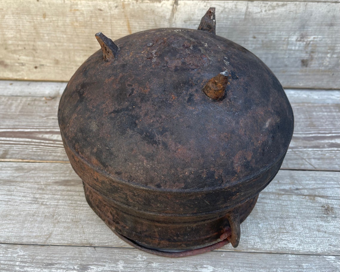 Antique Cast Iron Cauldron 1700s Sprue Mark Farmhouse Etsy