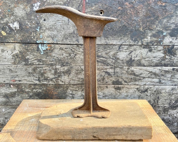 Internet Antique Dealer Anvils & Blacksmithing