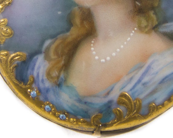 Victorian Mourning Brooch Painted on Porcelain Ed… - image 3