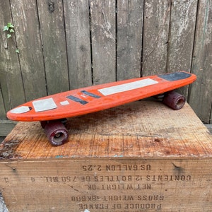 Vintage 70s Skateboard: Classic Cruiser Board, Original Trucks