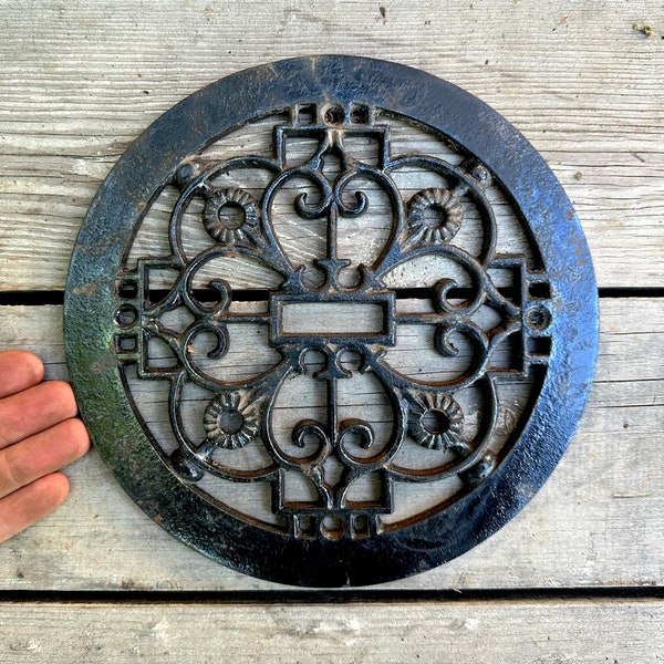 Visual Reference: Metal Grate