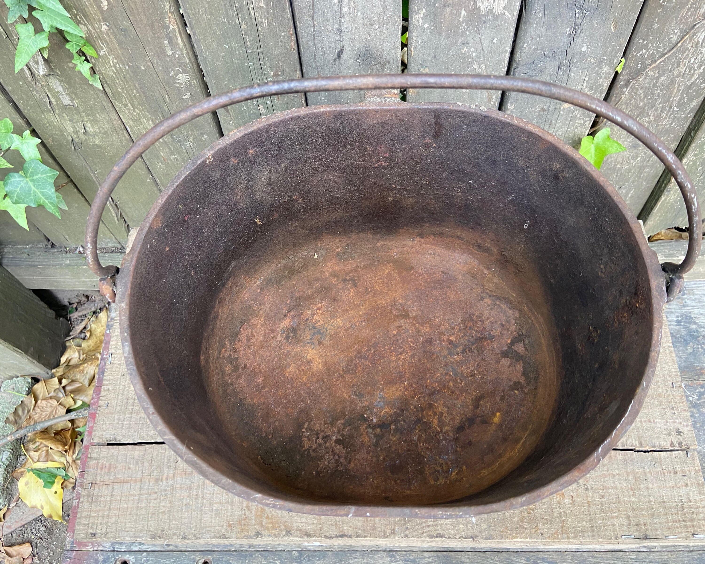 Vintage Cast Iron Dutch Oven Large Iron Pot With Handle 1300 B