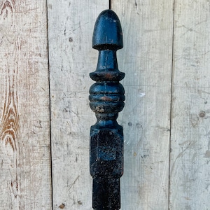 Antique Cast Iron Post, Fence Gate Post, Victorian Architectural Salvage, Outdoor Decorations, Yard Art, Rustic Home decor, 1800s Garden Art