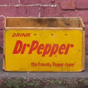 Skrzynka na Dr Pepper The Friendly Pepper Upper Box New York City Drink Soda Twarda tekturowa butelka Industrial 1950s Reklama Dekoracja
