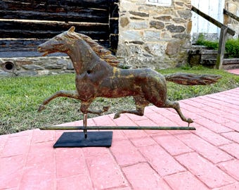 Veleta de caballo antiguo: pátina verdigris, adorno de arte popular (33'')