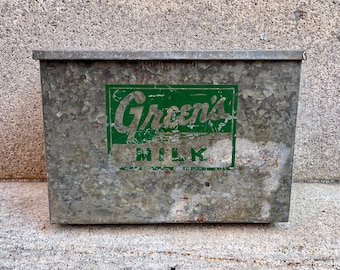 Boîte Dairy Milk Antique de GREEN'S : décor de ferme galvanisé