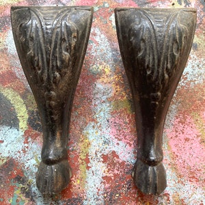 Antique Cast Iron Legs, Hoof Feet, Pigs Feet Table legs, Architectural Salvage, Victorian Home decor, Metal Base, Claw Foot, Small Legs