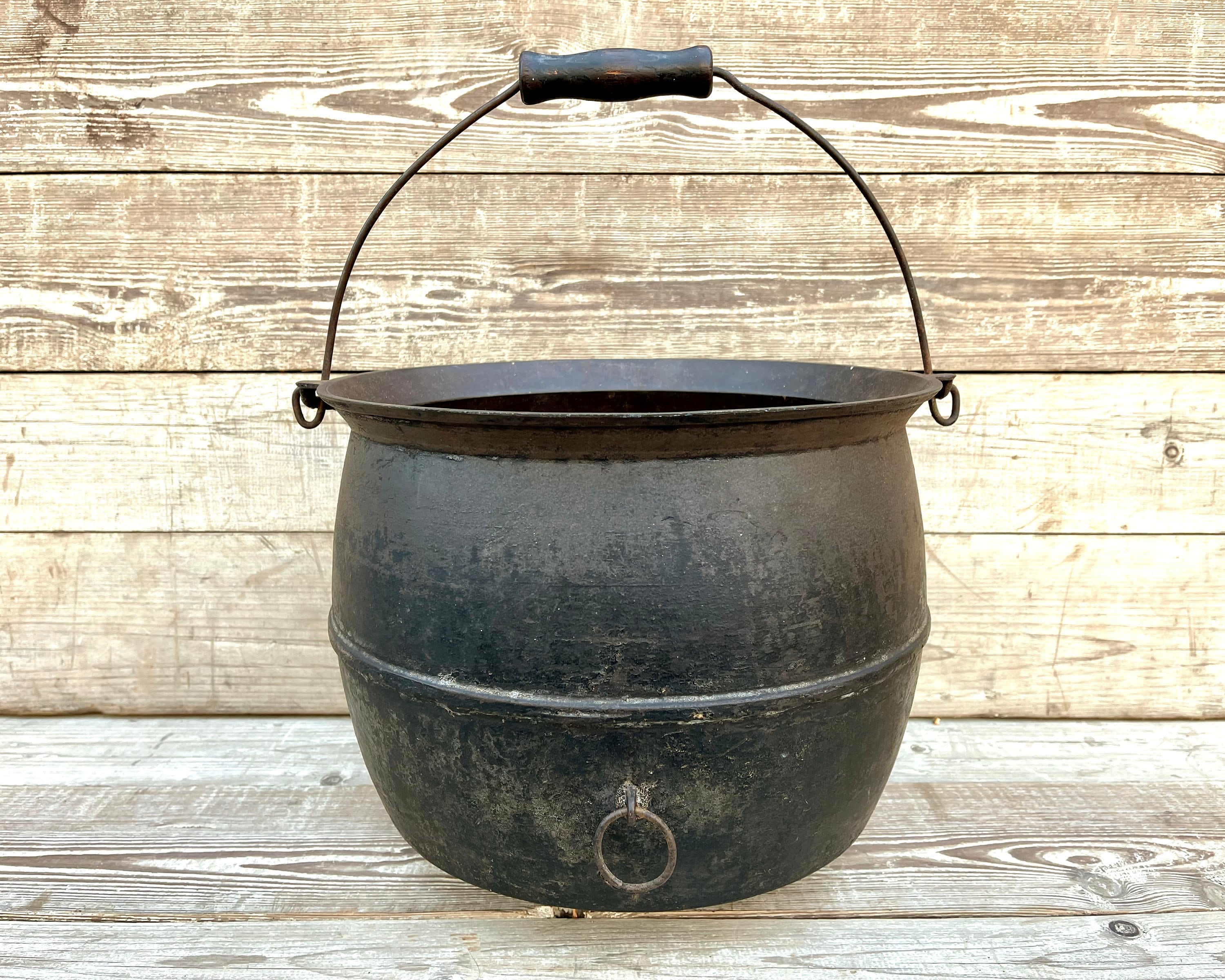 Large Antique Victorian Cast Iron Pot, 1860 for sale at Pamono