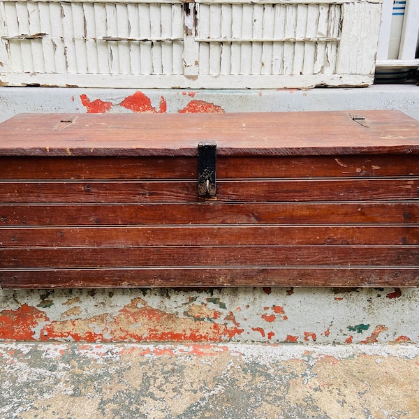 Vintage Chest, Wooden Coffee Table, Vintage Wooden Chest Table, Vintage Coffee Table, Industrial Decor, TOOL BOX Toolbox, Rustic Home Decor