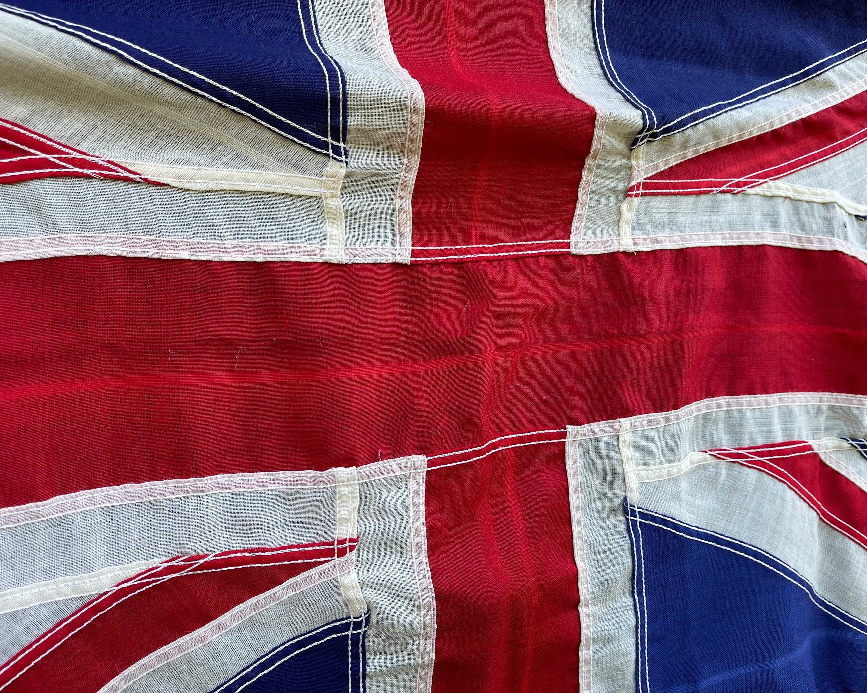 1993☆Queen☆ ヴィンテージ フラッグ UK Flag ©Queen Vintage Union Jack Flag: British WWII Nautical Decor (4 1/2
