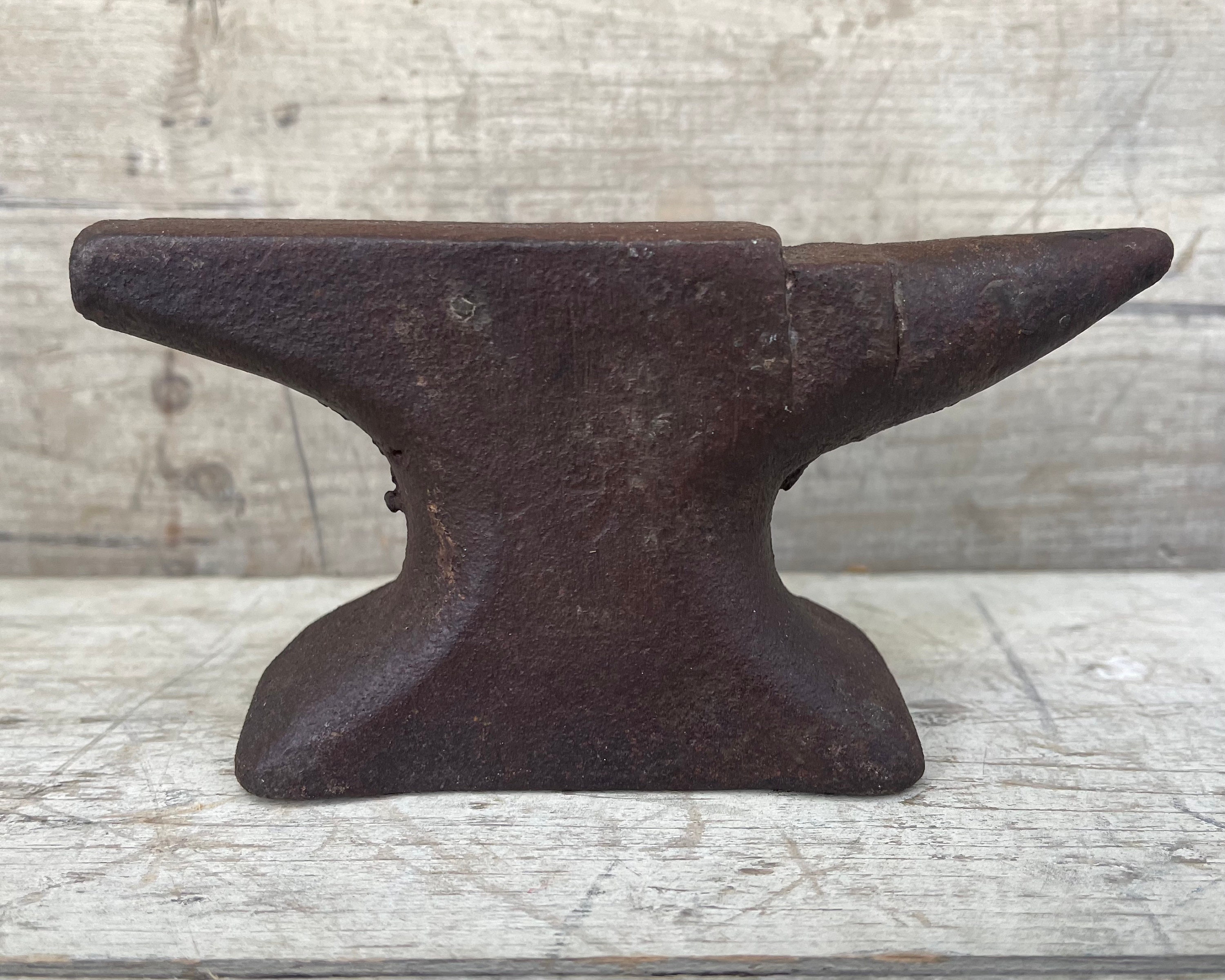 Anvil, Antique Cast Iron Anvil, 3 Lbs Anvil, Small Anvil, Jewelers Anvil  Tool, Blacksmith Tools, Farmhouse Antiques, Paperweight, Old Anvil 