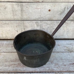 Brass Metal Pot with Handle, Planter, Vintage Metal Pot, Farm House Antiques, Garden Decor, Old Flower Pot, Distressed Garden Decorations