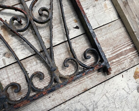 1800s Wrought Iron Heart Gate: Antique Victorian Garden Decor - Etsy