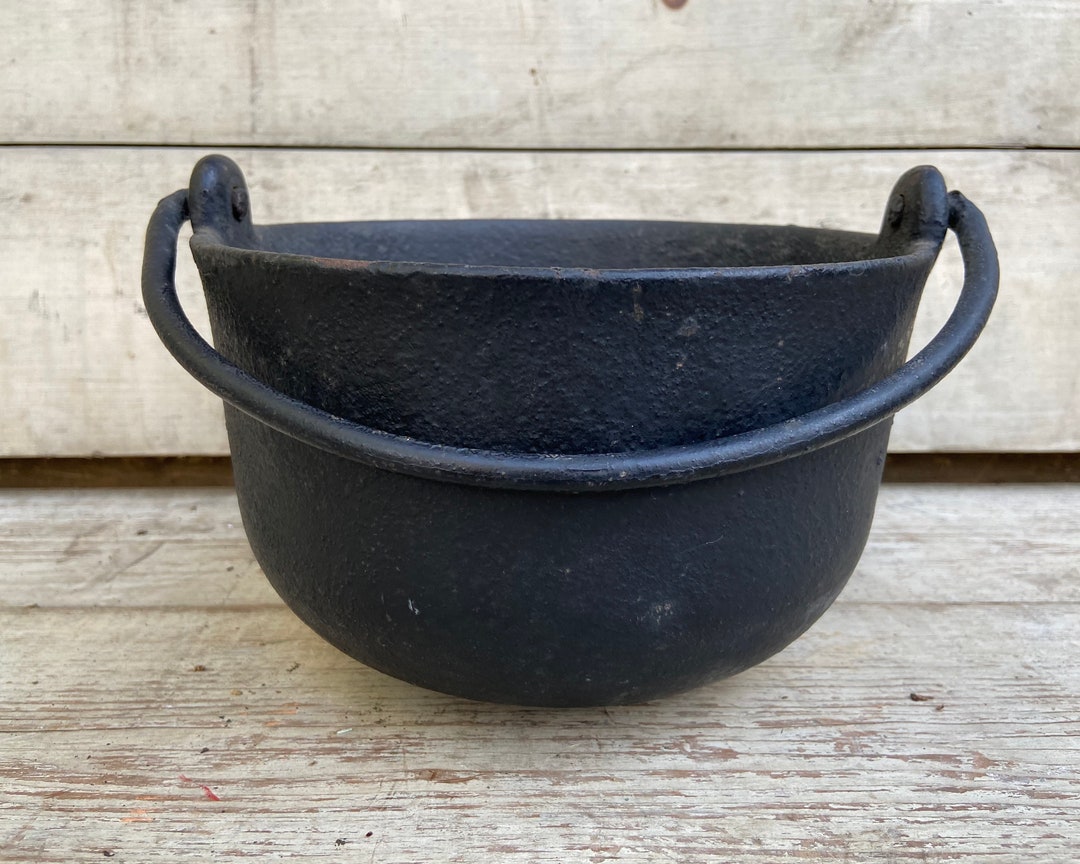 Antique Cast Iron Bean Pot Vintage Cauldron Witches Pot Cowboys Pot