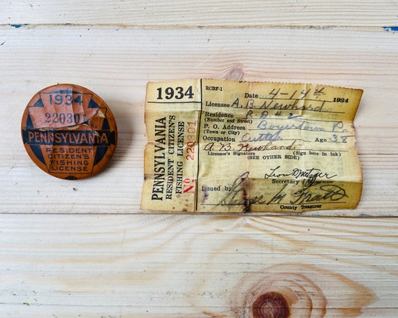 1934 Pennsylvania Resident Citizens Fishing License Button With Paper Pin  Back Old Fisherman Gifts Hat Pin PA Hunting Hunter Gift Idea Decor 