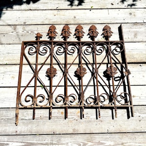 Antique Cast Iron Flower Gate: Victorian Garden Decor (26x24&#39;&#39;)