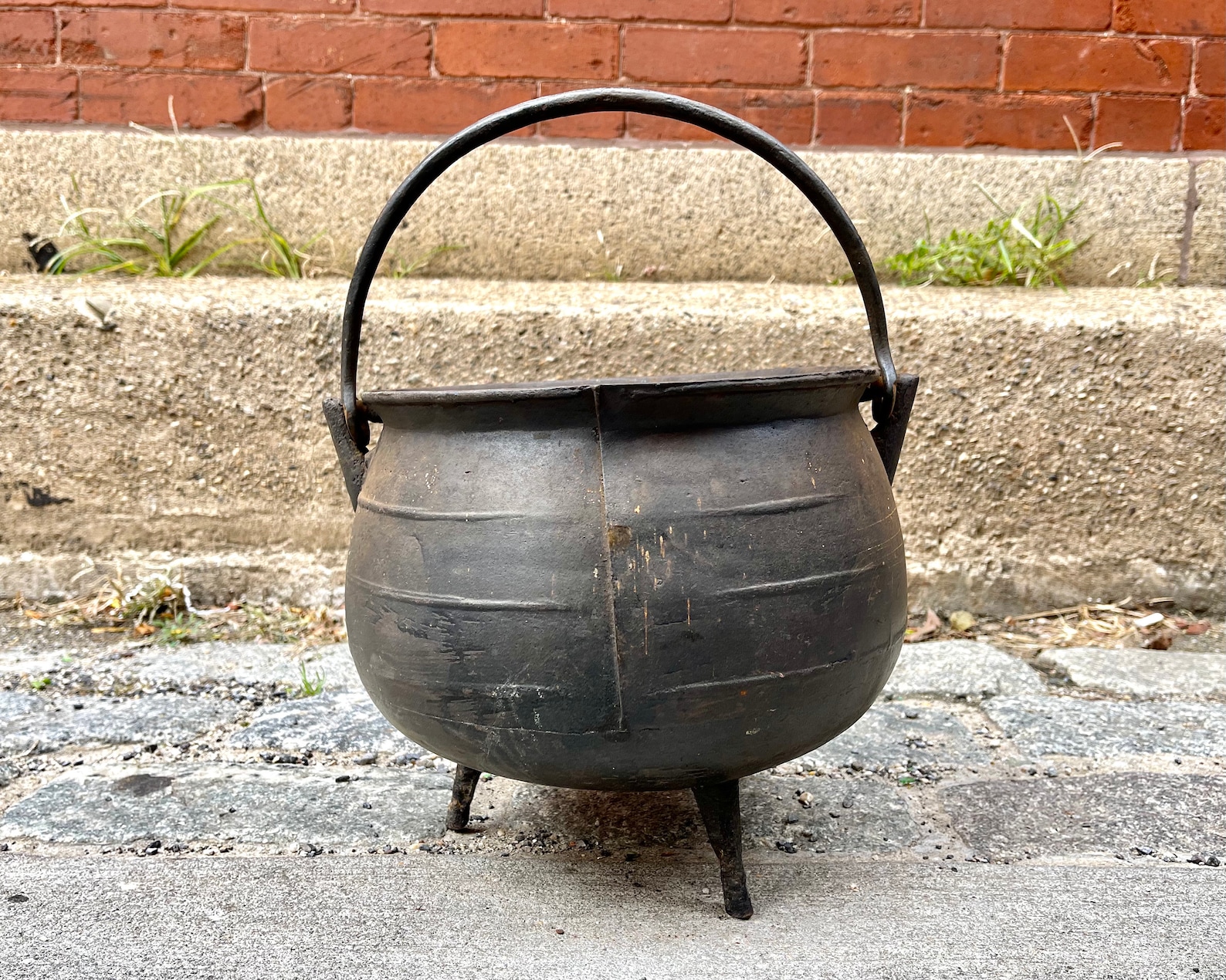 Antique Cast Iron Cauldron Vintage Footed Cauldron With Gate Etsy
