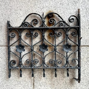 Victorian Wrought Iron Garden Gate: Antique Heart Fence, Shabby Chic Decor