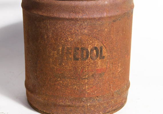 ヴィンテージのVeedol 5ガロンオイル缶：素朴なインダストリアル
