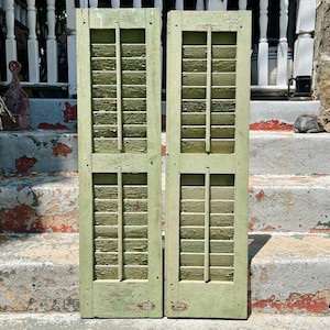 Persianas antiguas de madera: decoración victoriana de estilo rústico en verde descascarillado (98,5 x 26,7 cm)