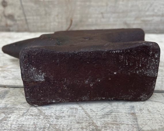 Anvil, Antique Cast Iron Anvil, 3 Lbs Anvil, Small Anvil, Jewelers Anvil  Tool, Blacksmith Tools, Farmhouse Antiques, Paperweight, Old Anvil 