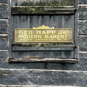 Antique Bakery Trade Sign GEO HAPP JR Modern Baker Port Jervis New York Original Wooden Sign, Primitive Wood Sign, Nice Surface and Color