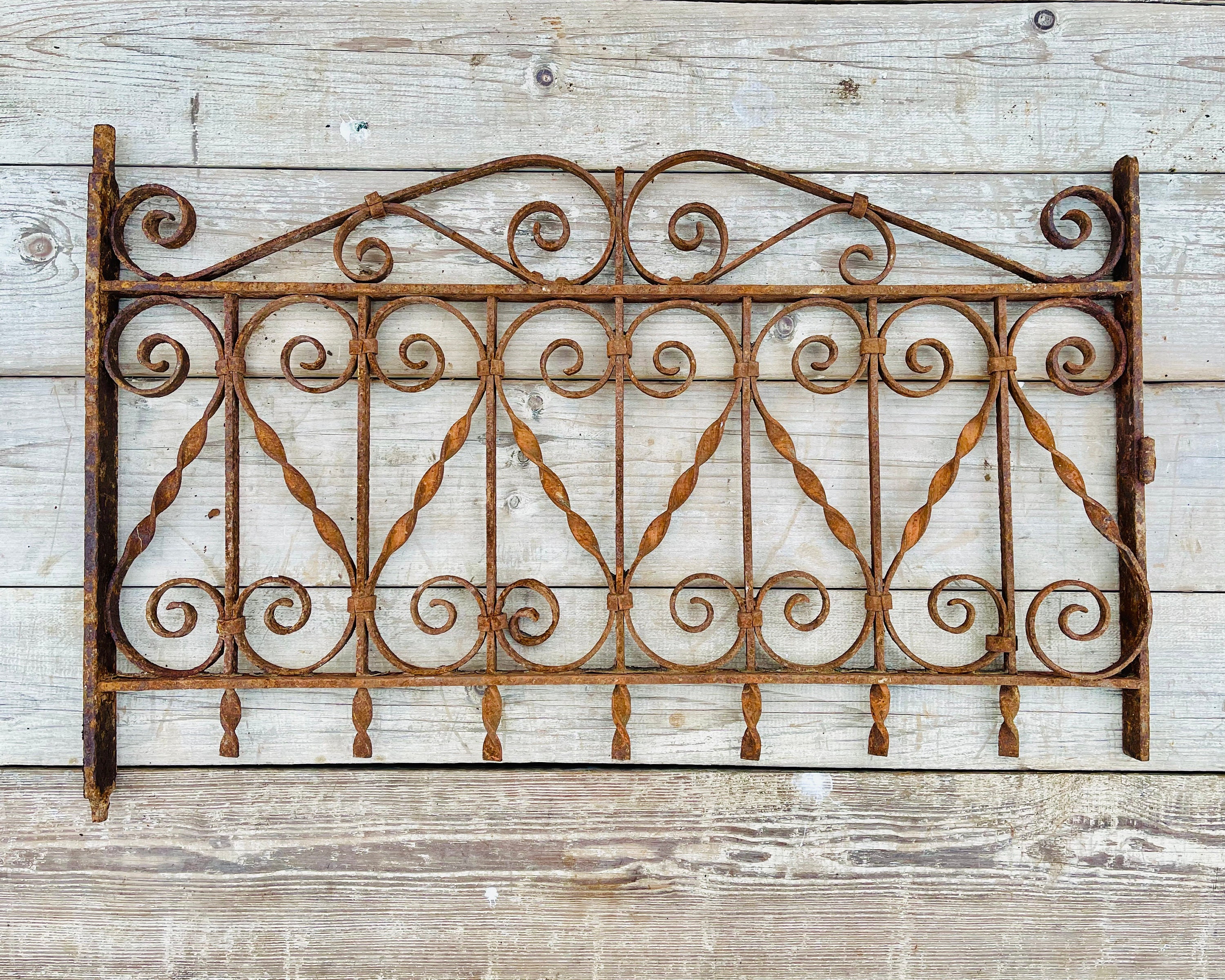 Fence,Gates＆Walls　建築　洋書　レア　希少　アンティーク Antique Wrought Iron Heart Gate: Victorian Architectural Salvage