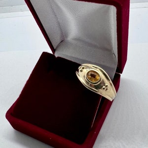9 carat gold vintage citrine band ring