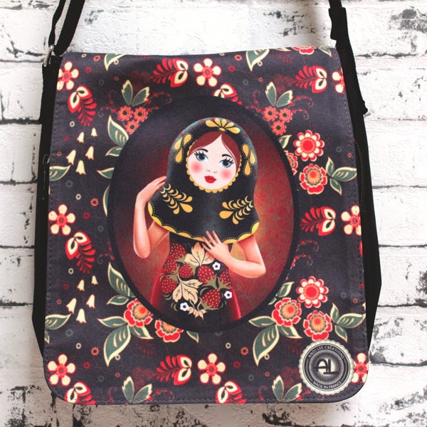 Original illustrated besace, "Matriochka" printed shoulder bag. Russian doll. Drawing, graphics and textile printing by Andi Lee