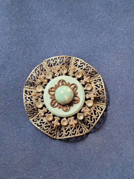 Beautiful Vintage Brooch of Faux Torquoise with Fl