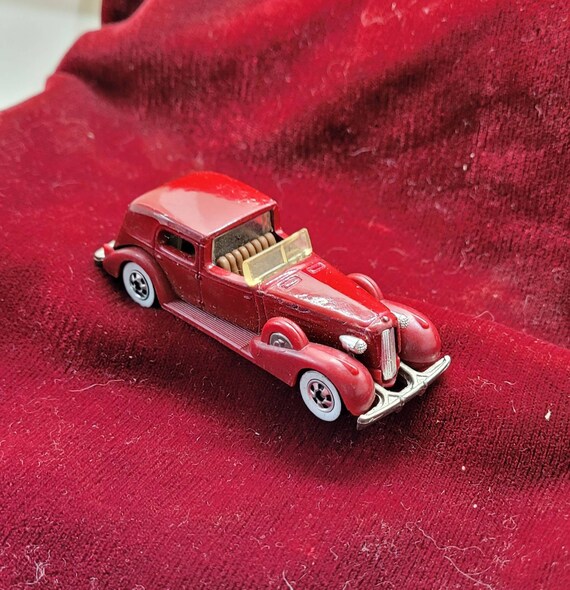 Hot wheels 35 classic caddy 1981 hotsell