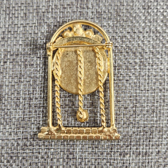 Vintage Gold Toned Mantel Clock Brooch Lapel Pin Enam… Gem