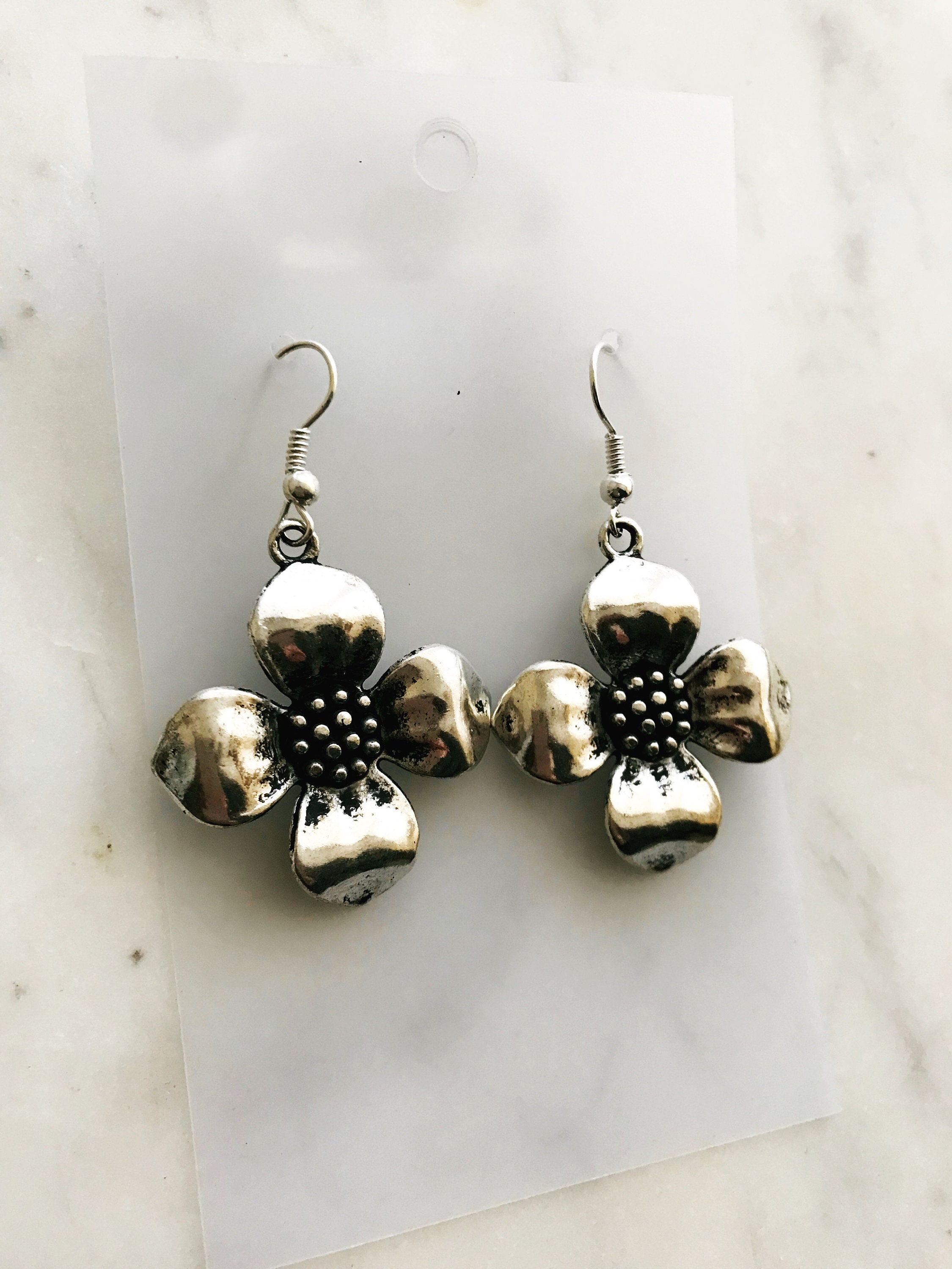Boucles d'oreilles ovale, fleur tropicale - Bijoux Créative Perles
