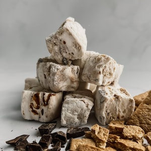 Homemade S&#39;mores Marshmallows